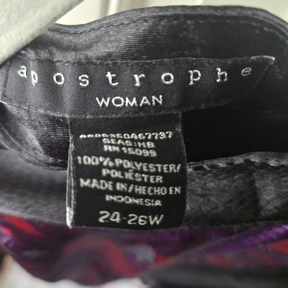 APOSTROPHE Plus Size Black Blouse with Floral Design - Picture 5 of 7